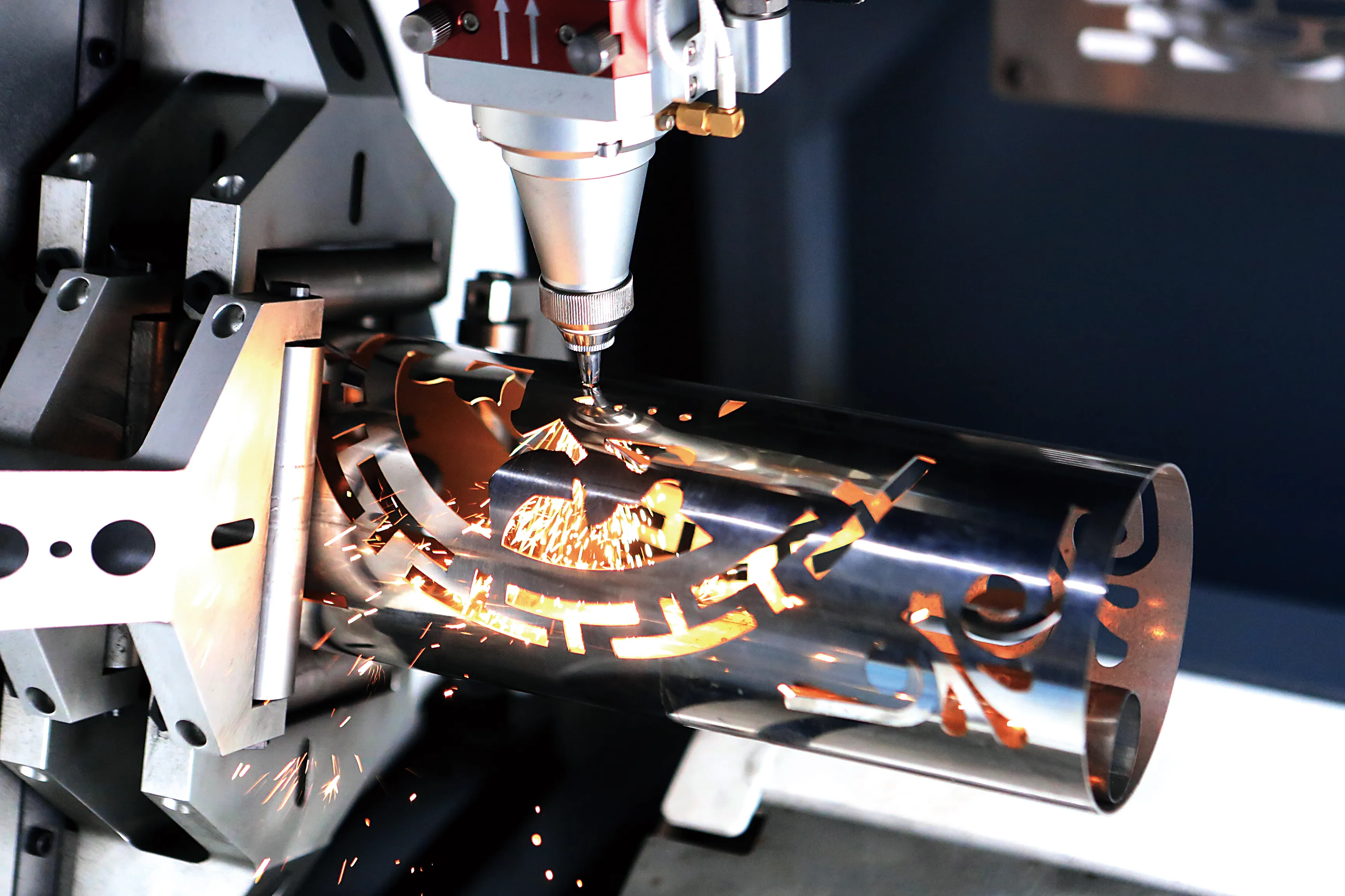 laser pipe cutting machine